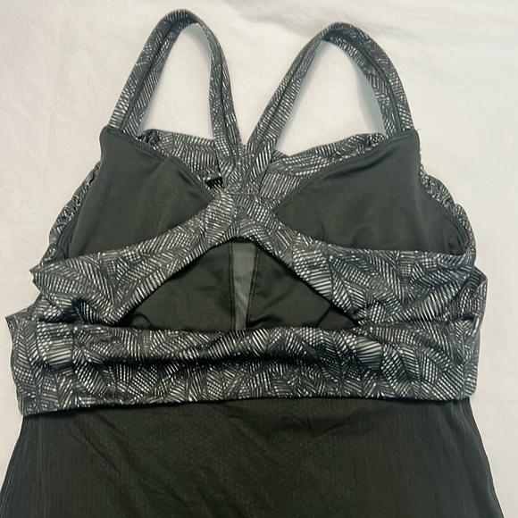Lululemon Wrap it Up Tank Gator Green Size 6 - Picture 3 of 10